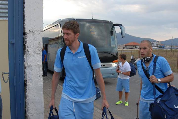 &Sigma;&tau;&eta;&nu; &Tau;&rho;ί&pi;&omicron;&lambda;&eta; &epsilon;&pi;έ&sigma;&tau;&rho;&epsilon;&psi;&epsilon; &omicron; &Alpha;&sigma;&tau;έ&rho;&alpha;&sigmaf;