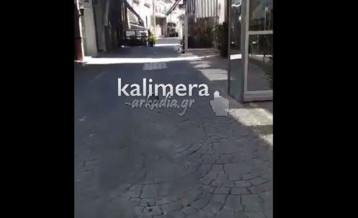 &Kappa;&upsilon;&rho;&iota;&alpha;&kappa;ή &sigma;&tau;&eta;&nu; &Tau;&rho;ί&pi;&omicron;&lambda;&eta; | Ά&delta;&epsilon;&iota;&alpha; &pi;ό&lambda;&eta;, &alpha;&pi;έ&rho;&alpha;&nu;&tau;&eta; &sigma;&iota;&omega;&pi;ή &ndash; &Pi;&epsilon;&iota;&theta;&alpha;&rho;&chi;&omicron;ύ&nu; &omicron;&iota; &pi;&epsilon;&rho;&iota;&sigma;&sigma;ό&tau;&epsilon;&rho;&omicron;&iota; &kappa;&alpha;&iota; &laquo;&mu;έ&nu;&omicron;&upsilon;&nu; &sigma;&pi;ί&tau;&iota;&raquo; (vd)