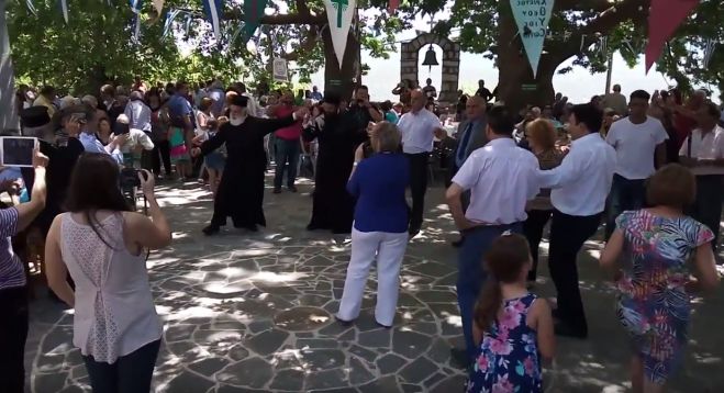 &Tau;&omicron; &gamma;&lambda;έ&nu;&tau;&iota; &gamma;&iota;&alpha; &tau;&eta; &gamma;&iota;&omicron;&rho;&tau;ή &tau;&omega;&nu; &Alpha;&gamma;ί&omega;&nu; &Alpha;&pi;&omicron;&sigma;&tau;ό&lambda;&omega;&nu; &sigma;&tau;&omicron; &chi;&omega;&rho;&iota;ό &Lambda;ά&sigma;&tau;&alpha;! (vd)