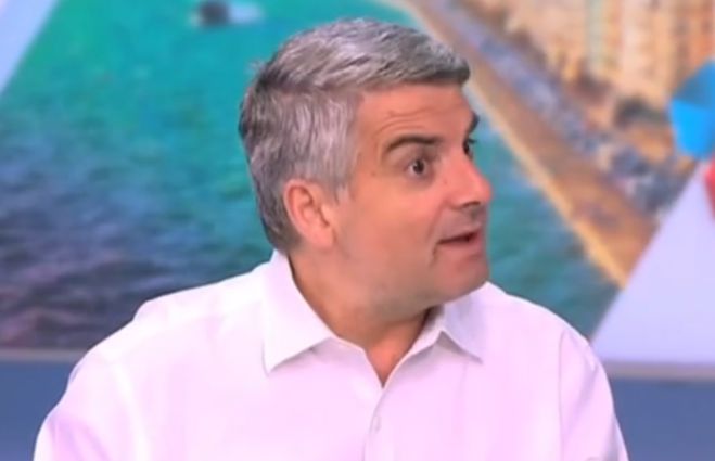 &Kappa;&omega;&nu;&sigma;&tau;&alpha;&nu;&tau;&iota;&nu;ό&pi;&omicron;&upsilon;&lambda;&omicron;&sigmaf;: "&Omicron;&iota; &tau;&rho;ά&pi;&epsilon;&zeta;&epsilon;&sigmaf; &kappa;&lambda;&epsilon;ί&nu;&omicron;&upsilon;&nu; &tau;&alpha; &kappa;&alpha;&tau;&alpha;&sigma;&tau;ή&mu;&alpha;&tau;&alpha; &tau;&omicron;&upsilon;&sigmaf;, &gamma;&iota;&alpha; &nu;&alpha; &mu;&epsilon;&iota;ώ&sigma;&omicron;&upsilon;&nu; &tau;&alpha; &kappa;ό&sigma;&tau;&eta; &tau;&omicron;&upsilon;&sigmaf;, &alpha;&lambda;&lambda;ά &alpha;&pi;ό &tau;&eta;&nu; ά&lambda;&lambda;&eta; &beta;ά&zeta;&omicron;&upsilon;&nu; ό&lambda;&omicron; &kappa;&alpha;&iota; &mu;&epsilon;&gamma;&alpha;&lambda;ύ&tau;&epsilon;&rho;&epsilon;&sigmaf; &chi;&rho;&epsilon;ώ&sigma;&epsilon;&iota;&sigmaf;"