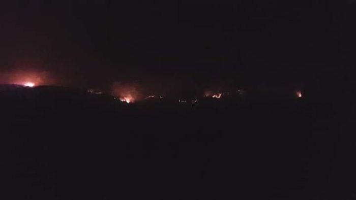 &Phi;&omega;&tau;&iota;έ&sigmaf; &sigma;&tau;&eta;&nu; &Epsilon;&lambda;&lambda;ά&delta;&alpha; | &Sigma;&chi;έ&delta;&iota;&omicron; &epsilon;&mu;&pi;&rho;&eta;&sigma;&mu;ώ&nu; &laquo;&beta;&lambda;έ&pi;&epsilon;&iota;&raquo; &omicron; &Alpha;&rho;&epsilon;&iota;&omicron;&sigmaf; &Pi;ά&gamma;&omicron;&sigmaf;