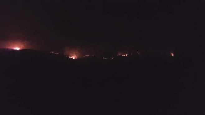 &Phi;&omega;&tau;&iota;έ&sigmaf; &sigma;&tau;&eta;&nu; &Epsilon;&lambda;&lambda;ά&delta;&alpha; | &Sigma;&chi;έ&delta;&iota;&omicron; &epsilon;&mu;&pi;&rho;&eta;&sigma;&mu;ώ&nu; &laquo;&beta;&lambda;έ&pi;&epsilon;&iota;&raquo; &omicron; &Alpha;&rho;&epsilon;&iota;&omicron;&sigmaf; &Pi;ά&gamma;&omicron;&sigmaf;