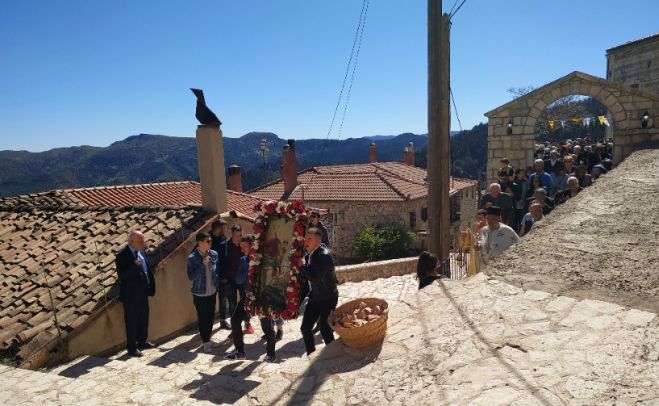 Ο εορτασμός του Αγίου Γεωργίου στο Βαλτεσινίκο (εικόνες)