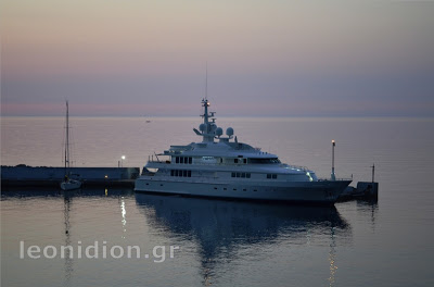 &Sigma;&tau;&eta;&nu; &Pi;&lambda;ά&kappa;&alpha; &Lambda;&epsilon;&omega;&nu;&iota;&delta;ί&omicron;&upsilon; &alpha;&gamma;&kappa;&upsilon;&rho;&omicron;&beta;ό&lambda;&eta;&sigma;&epsilon; &tau;&omicron; &epsilon;&nu;&tau;&upsilon;&pi;&omega;&sigma;&iota;&alpha;&kappa;ό &gamma;&iota;&omicron;&tau; &tau;&omicron;&upsilon; &Mu;&epsilon;&lambda;&iota;&sigma;&sigma;&alpha;&nu;ί&delta;&eta; (&epsilon;&iota;&kappa;ό&nu;&epsilon;&sigmaf;)