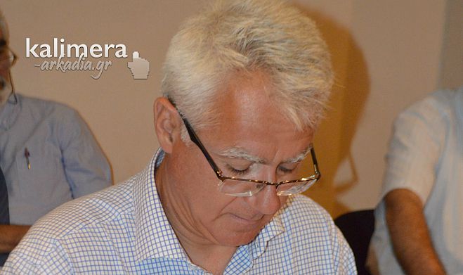 Σμυρνιώτης σε Δήμαρχο: «Σε προκαλώ να αποδείξεις ότι υπάρχουν πλασματικές μετρήσεις στη ΔΕΥΑΤ»