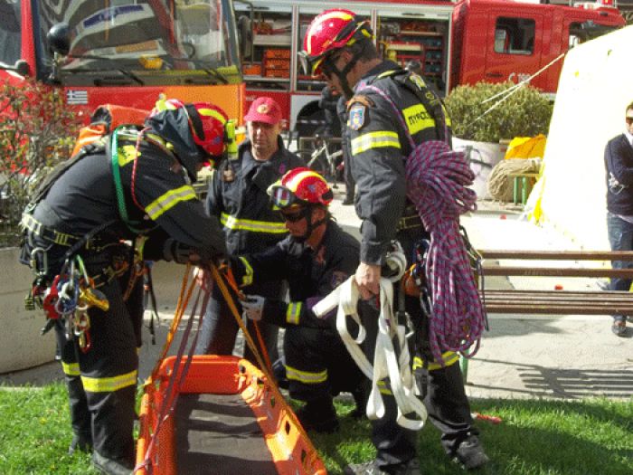 Άσκηση ετοιμότητας για σεισμό στην Τρίπολη