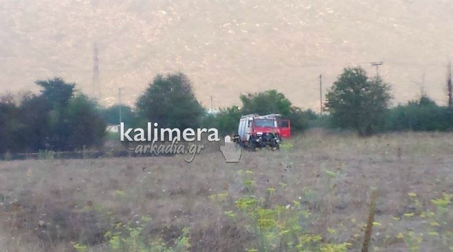 Έ&sigma;&beta;&eta;&sigma;&epsilon; &phi;&omega;&tau;&iota;ά &sigma;&tau;&eta;&nu; &Mu;&eta;&lambda;&iota;ά (&epsilon;&iota;&kappa;ό&nu;&epsilon;&sigmaf;)