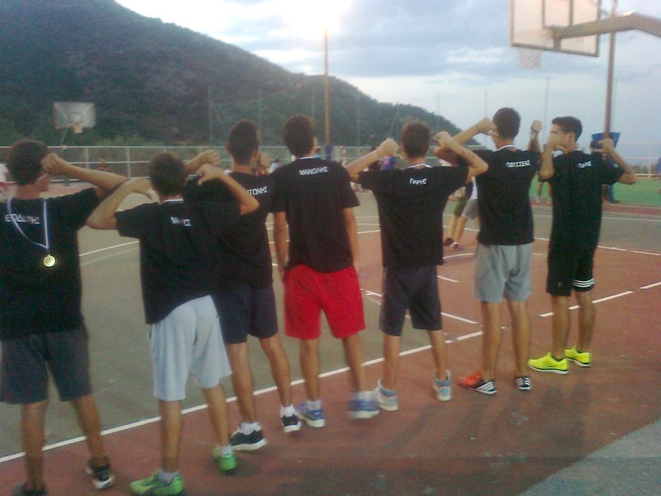 &Mu;&epsilon;&gamma;ά&lambda;&eta; &sigma;&upsilon;&mu;&mu;&epsilon;&tau;&omicron;&chi;ή &kappa;&alpha;&iota; &pi;&omicron;&lambda;&lambda;ά &gamma;&kappa;&omicron;&lambda; &sigma;&tau;&omicron; &tau;&omicron;&upsilon;&rho;&nu;&omicron;&upsilon;ά &pi;&omicron;&delta;&omicron;&sigma;&phi;&alpha;ί&rho;&omicron;&upsilon; 5&times;5 &sigma;&tau;&omicron; &gamma;&upsilon;&mu;&nu;ά&sigma;&iota;&omicron; &Tau;&upsilon;&rho;&omicron;ύ (&epsilon;&iota;&kappa;ό&nu;&epsilon;&sigmaf;)