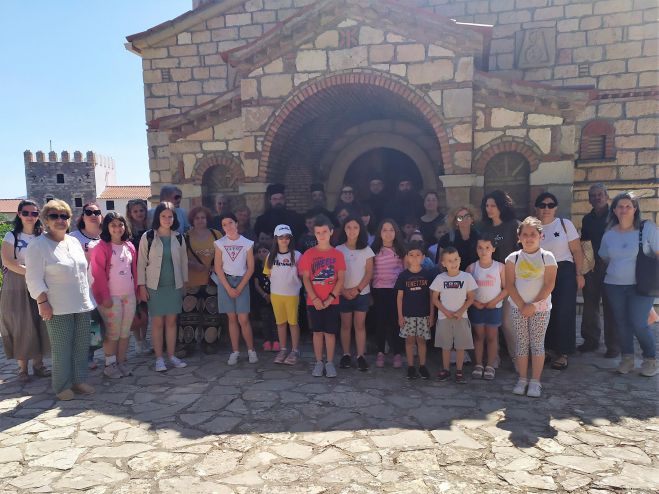 &Lambda;ή&xi;&eta; &mu;&alpha;&theta;&eta;&mu;ά&tau;&omega;&nu; &sigma;&tau;&alpha; &Kappa;&alpha;&tau;&eta;&chi;&eta;&tau;&iota;&kappa;ά &Alpha;&gamma;ί&omicron;&upsilon; &Beta;&alpha;&sigma;&iota;&lambda;&epsilon;ί&omicron;&upsilon; &kappa;&alpha;&iota; &Alpha;&gamma;ί&omicron;&upsilon; &Delta;&eta;&mu;&eta;&tau;&rho;ί&omicron;&upsilon; - &Epsilon;&kappa;&delta;&rho;&omicron;&mu;έ&sigmaf; &sigma;&epsilon; &mu;&omicron;&nu;&alpha;&sigma;&tau;ή&rho;&iota;&alpha; &tau;&eta;&sigmaf; &Mu;&epsilon;&gamma;&alpha;&lambda;ό&pi;&omicron;&lambda;&eta;&sigmaf;! (&epsilon;&iota;&kappa;ό&nu;&epsilon;&sigmaf;)