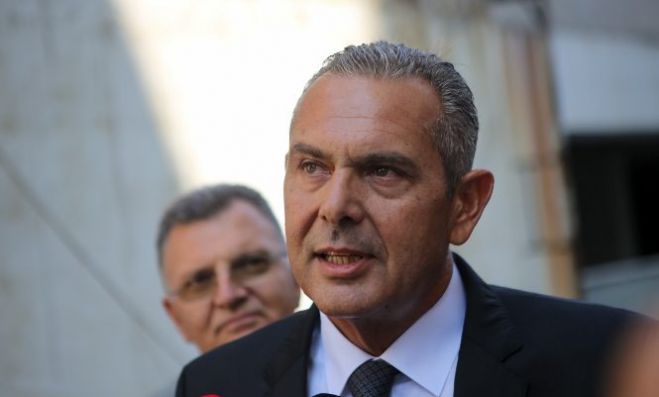 &Tau;&iota; "&beta;ό&mu;&beta;&alpha;" &epsilon;&tau;&omicron;&iota;&mu;ά&zeta;&epsilon;&iota; &nu;&alpha; &rho;ί&xi;&epsilon;&iota; &tau;&eta;&nu; &Pi;έ&mu;&pi;&tau;&eta; &omicron; &Kappa;&alpha;&mu;&mu;έ&nu;&omicron;&sigmaf;;