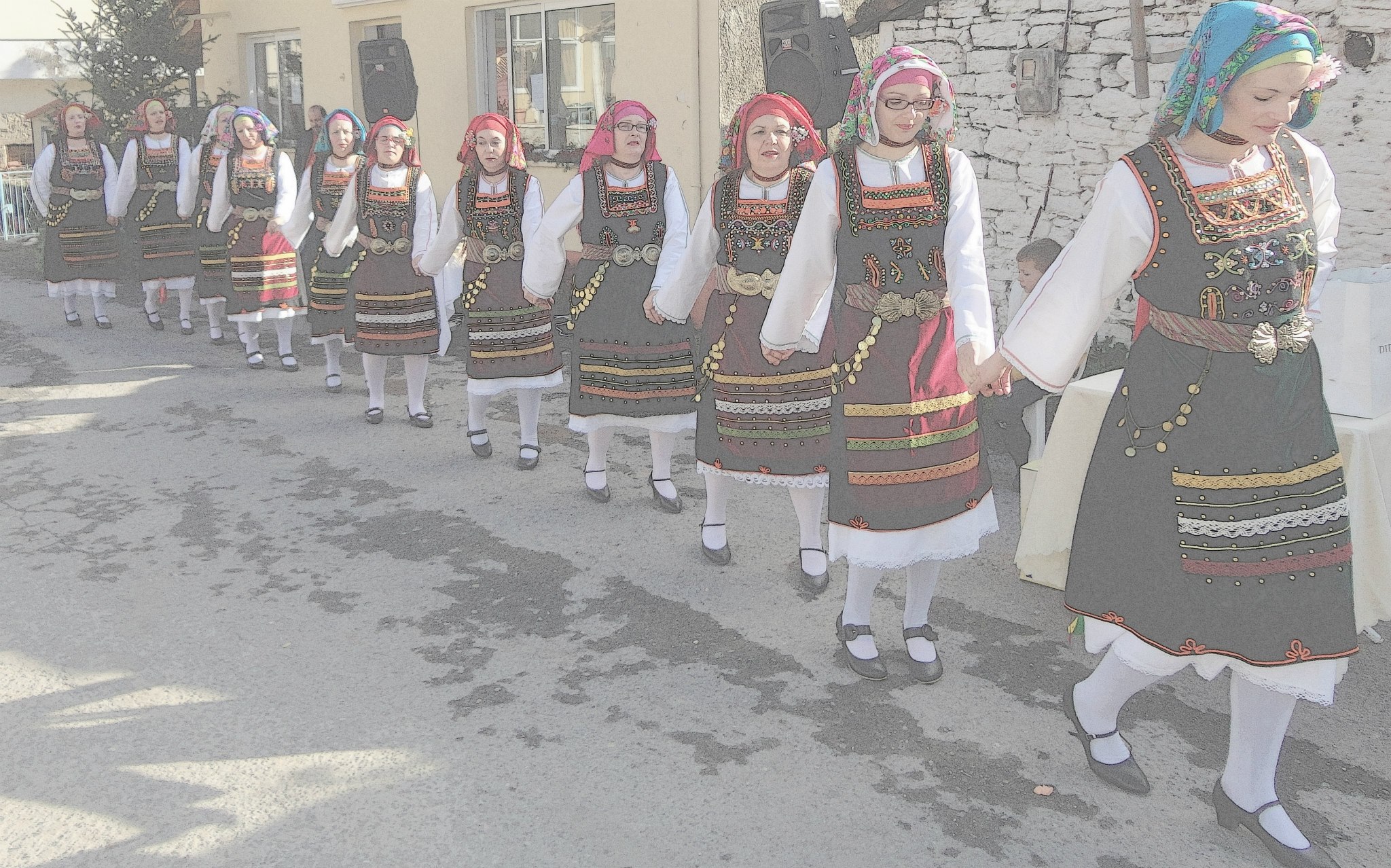 &Sigma;&tau;&eta;&nu; &Alpha;&theta;ή&nu;&alpha; &kappa;ό&beta;&epsilon;&iota; &tau;&eta;&nu; &pi;ί&tau;&alpha; &tau;&omicron;&upsilon; &omicron; &Sigma;ύ&lambda;&lambda;&omicron;&gamma;&omicron;&sigmaf; &lambda;ί&mu;&nu;&eta;&sigmaf;