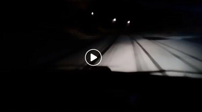 Νυχτερινή βόλτα στη χιονισμένη Τρίπολη! (vd)