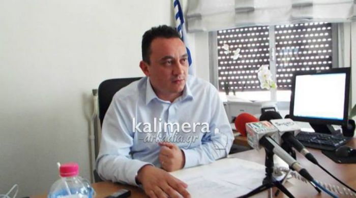 &Beta;&lambda;ά&sigma;&eta;&sigmaf;: &laquo;Ό&lambda;&alpha; &sigma;&tau;&omicron; &phi;&omega;&sigmaf;! &Eta; &theta;&omega;&rho;ά&kappa;&iota;&sigma;&eta; &tau;&omicron;&upsilon; &pi;&omicron;&lambda;&iota;&tau;&iota;&kappa;&omicron;ύ &mu;&alpha;&sigmaf; &sigma;&upsilon;&sigma;&tau;ή&mu;&alpha;&tau;&omicron;&sigmaf; &epsilon;ί&nu;&alpha;&iota; &chi;&rho;έ&omicron;&sigmaf; ό&lambda;&omega;&nu; &mu;&alpha;&sigmaf;&raquo;