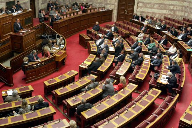 Ψηφίστηκε η ρύθμιση για τους αιώνιους φοιτητές – Ποιοι σώζονται και ποιοι διαγράφονται
