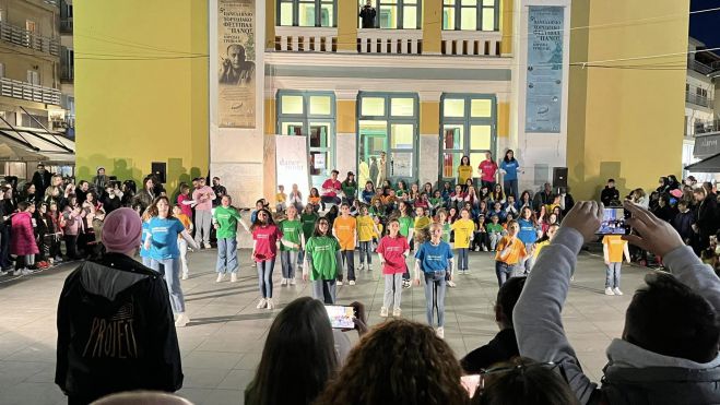 Με χορευτικό show "άνοιξαν" οι αποκριάτικες εκδηλώσεις στην Τρίπολη!
