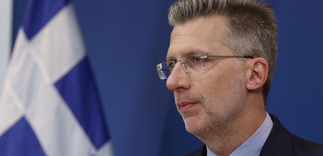 Ά&kappa;&eta;&sigmaf; &Sigma;&kappa;έ&rho;&tau;&sigma;&omicron;&sigmaf;: "&Eta; &delta;&iota;&epsilon;&kappa;&delta;ί&kappa;&eta;&sigma;&eta; &tau;&omega;&nu; &gamma;&epsilon;&rho;&mu;&alpha;&nu;&iota;&kappa;ώ&nu; &alpha;&pi;&omicron;&zeta;&eta;&mu;&iota;ώ&sigma;&epsilon;&omega;&nu; &laquo;&alpha;&nu;ή&kappa;&epsilon;&iota; &sigma;&tau;&omicron; &pi;&alpha;&rho;&epsilon;&lambda;&theta;ό&nu;&raquo;"