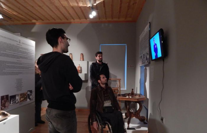 &Epsilon;&nu;&tau;&upsilon;&pi;&omega;&sigma;&iota;&alpha;&kappa;ό &beta;ί&nu;&tau;&epsilon;&omicron;: &Tau;&alpha; ά&tau;&omicron;&mu;&alpha; &mu;&epsilon; &alpha;&nu;&alpha;&pi;&eta;&rho;ί&alpha; έ&chi;&omicron;&upsilon;&nu; &pi;&rho;ό&sigma;&beta;&alpha;&sigma;&eta; &sigma;&tau;&omicron; &Mu;&omicron;&upsilon;&sigma;&epsilon;ί&omicron; &Delta;ά&rho;&alpha;!