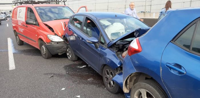 Καραμπόλα επτά αυτοκινήτων στην Αττική Οδό