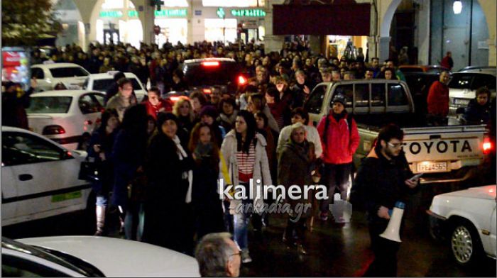 «Ξύπνησε» η Τρίπολη: Στους δρόμους ο κόσμος - Ζητά οργισμένος να φύγουν τα σκουπίδια (vd)!