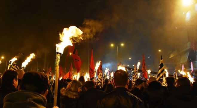 Χρυσή Αυγή | Συγκέντρωση για τους νεκρούς των Ιμίων και μήνυμα &quot;Κάτω τα χέρια από την Μακεδονία μας&quot;! (vd)