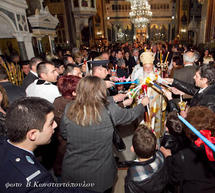 &Pi;ό&tau;&epsilon; &theta;&alpha; &phi;&tau;ά&sigma;&epsilon;&iota; &tau;&omicron; "Ά&gamma;&iota;&omicron; &phi;&omega;&sigmaf;" &sigma;&tau;&eta;&nu; &Tau;&rho;ί&pi;&omicron;&lambda;&eta;!