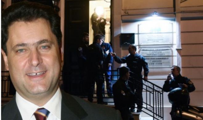 &Pi;&alpha;&rho;&alpha;&pi;&omicron;&lambda;&iota;&tau;&iota;&kappa;ά: "&Epsilon;&kappa;&tau;έ&lambda;&epsilon;&sigma;&alpha;&nu; &epsilon;&nu; &psi;&upsilon;&chi;&rho;ώ &tau;&omicron;&nu; &delta;&iota;&kappa;&eta;&gamma;ό&rho;&omicron; &Mu;&iota;&chi;ά&lambda;&eta; &Zeta;&alpha;&phi;&epsilon;&iota;&rho;ό&pi;&omicron;&upsilon;&lambda;&omicron;" (vd)