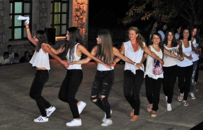 Βλαχέρνα - Βραδιά με παραδοσιακούς χορούς από την Μορφωτική Κίνηση (εικόνες)