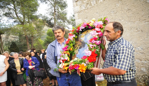 Η γιορτή της Αναλήψεως στο λόφο της  Πανυγηρίστρας στη  Νεστάνη (εικόνες)