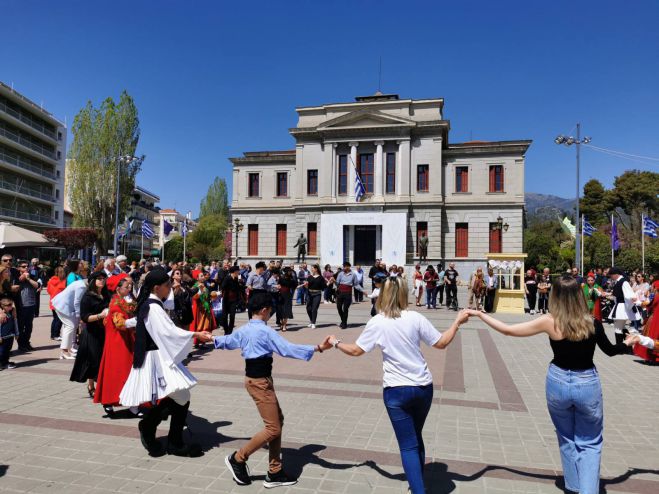 &Epsilon;&xi;&alpha;&iota;&rho;&epsilon;&tau;&iota;&kappa;ά &mu;&epsilon;&gamma;ά&lambda;&epsilon;&sigmaf; &pi;&lambda;&eta;&rho;ό&tau;&eta;&tau;&epsilon;&sigmaf; &sigma;&tau;&eta;&nu; &Pi;&epsilon;&rho;&iota;&phi;έ&rho;&epsilon;&iota;&alpha; &Pi;&epsilon;&lambda;&omicron;&pi;&omicron;&nu;&nu;ή&sigma;&omicron;&upsilon; &kappa;&alpha;&tau;ά &tau;&eta;&nu; &pi;&epsilon;&rho;ί&omicron;&delta;&omicron; &tau;&omicron;&upsilon; &Pi;ά&sigma;&chi;&alpha;