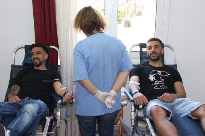 &Alpha;&sigma;&tau;έ&rho;&alpha;&sigmaf; | Munafo, &Tau;&rho;&iota;&alpha;&nu;&tau;&alpha;&phi;&upsilon;&lambda;&lambda;ό&pi;&omicron;&upsilon;&lambda;&omicron;&sigmaf; &kappa;&alpha;&iota; &Pi;&alpha;&sigma;&alpha;&lambda;ί&delta;&eta;&sigmaf; έ&delta;&omega;&sigma;&alpha;&nu; &alpha;ί&mu;&alpha; &gamma;&iota;&alpha; &tau;&alpha; &pi;&alpha;&iota;&delta;&iota;ά &mu;&epsilon; &kappa;&alpha;&rho;&kappa;ί&nu;&omicron; (vd)