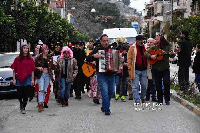 Κανταδόροι ξεσήκωσαν τις γειτονιές του Ναυπλίου! (vd)