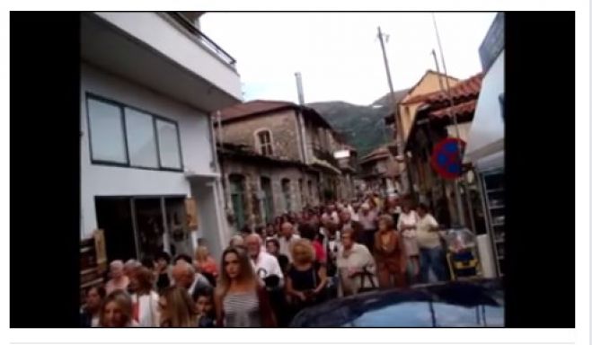 Η περιφορά της εικόνας της κοιμήσεως της Θεοτόκου, στα Λαγκάδια (vd)