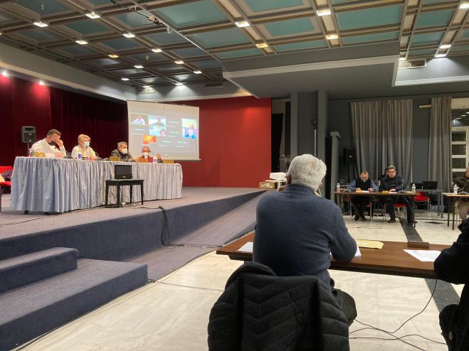 Live &tau;&omicron; &Delta;&eta;&mu;&omicron;&tau;&iota;&kappa;ό &Sigma;&upsilon;&mu;&beta;&omicron;ύ&lambda;&iota;&omicron; &Tau;&rho;ί&pi;&omicron;&lambda;&eta;&sigmaf;