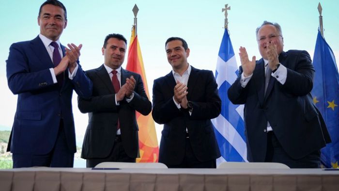 Ξένα ΜΜΕ | Ιστορική η συμφωνία Αθήνας - Σκοπίων που υπεγράφη στις Πρέσπες