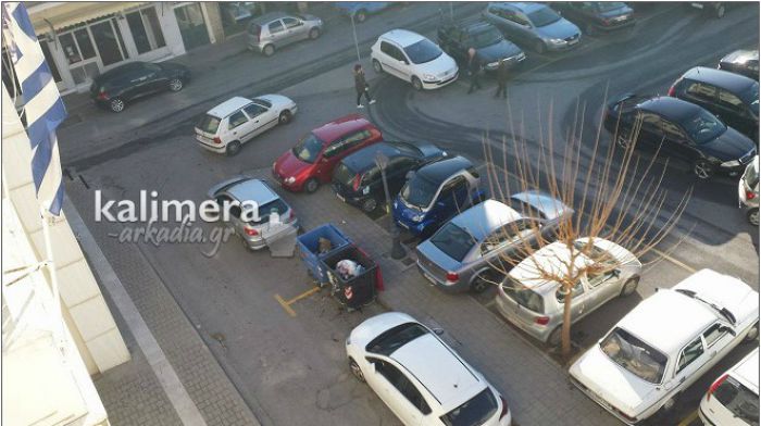 &Gamma;&iota;&alpha; &gamma;έ&lambda;&iota;&alpha; &ndash; &Omicron;&iota; &kappa;ά&delta;&omicron;&iota; &pi;&omicron;&upsilon; &kappa;ά&nu;&omicron;&upsilon;&nu; &hellip; &beta;ό&lambda;&tau;&epsilon;&sigmaf; &sigma;&tau;&eta;&nu; &Tau;&rho;ί&pi;&omicron;&lambda;&eta;! (&epsilon;&iota;&kappa;ό&nu;&epsilon;&sigmaf;)