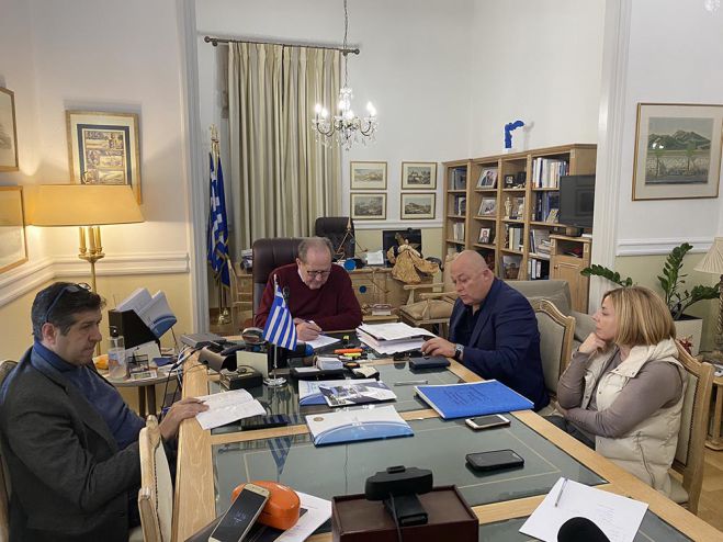 &Pi;&epsilon;&rho;&iota;&phi;έ&rho;&epsilon;&iota;&alpha; | &Sigma;&chi;&epsilon;&delta;&iota;ά&zeta;&epsilon;&iota; έ&rho;&gamma;&alpha; &gamma;&iota;&alpha; &tau;&omicron; &gamma;ή&pi;&epsilon;&delta;&omicron; &Mu;&epsilon;&lambda;&iota;&gamma;&omicron;ύ&sigmaf; &kappa;&alpha;&iota; &tau;&omicron; &Alpha;&theta;&lambda;&eta;&tau;&iota;&kappa;ό &Kappa;έ&nu;&tau;&rho;&omicron; &sigma;&tau;&eta;&nu; &Beta;&upsilon;&tau;ί&nu;&alpha;