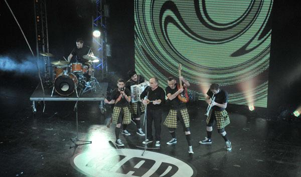 &Omicron;&iota; Koza Mostra &kappa;&alpha;&iota; &omicron; &Alpha;&gamma;ά&theta;&omega;&nu;&alpha;&sigmaf; &sigma;&tau;&eta;&nu; Eurovision! (vd)