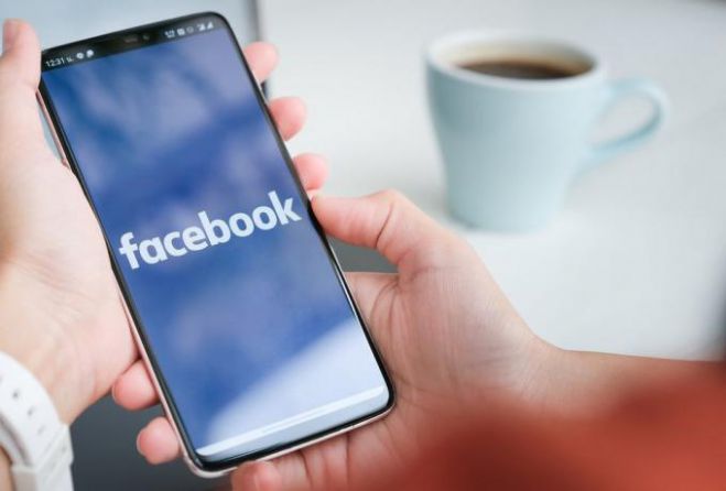 Facebook | &Delta;&iota;έ&rho;&rho;&epsilon;&upsilon;&sigma;&alpha;&nu; &tau;&alpha; &pi;&rho;&omicron;&sigma;&omega;&pi;&iota;&kappa;ά &delta;&epsilon;&delta;&omicron;&mu;έ&nu;&alpha; &epsilon;&kappa;&alpha;&tau;&omicron;&mu;&mu;&upsilon;&rho;ί&omega;&nu; &lambda;&omicron;&gamma;&alpha;&rho;&iota;&alpha;&sigma;&mu;ώ&nu; - &Theta;ύ&mu;&alpha;&tau;&alpha; 1 &sigma;&tau;&omicron;&upsilon;&sigmaf; 7 &chi;&rho;ή&sigma;&tau;&epsilon;&sigmaf; &alpha;&pi;ό &tau;&eta;&nu; &Epsilon;&lambda;&lambda;ά&delta;&alpha;