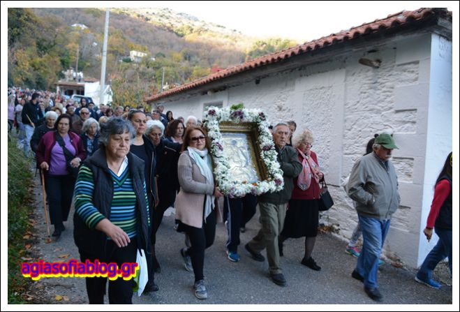 Συγκίνηση στη μεταφορά της εικόνας του Αϊ Γιώργη από τα Άνω στα Κάτω Δολιανά (εικόνες)