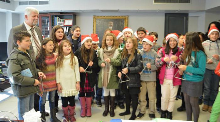 &Mu;&alpha;&theta;&eta;&tau;έ&sigmaf; &laquo;&tau;&alpha; έ&psi;&alpha;&lambda;&lambda;&alpha;&nu;&raquo; &sigma;&tau;&omicron;&nu; &Delta;&eta;&mu;ή&tau;&rho;&eta; &Pi;&alpha;&upsilon;&lambda;ή! (vd)