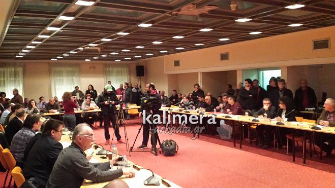 &Pi;ά&nu;&omega; &alpha;&pi;ό &pi;έ&nu;&tau;&epsilon; ώ&rho;&epsilon;&sigmaf; &sigma;&upsilon;&zeta;ή&tau;&eta;&sigma;&eta; &gamma;&iota;&alpha; &tau;&alpha; &sigma;&kappa;&omicron;&upsilon;&pi;ί&delta;&iota;&alpha; &sigma;&tau;&omicron; &Delta;&eta;&mu;&omicron;&tau;&iota;&kappa;ό &Sigma;&upsilon;&mu;&beta;&omicron;ύ&lambda;&iota;&omicron;!