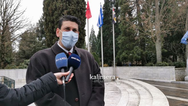 &Nu;ί&kappa;&omicron;&sigmaf; &Tau;&sigma;&iota;&alpha;&mu;&omicron;ύ&lambda;&omicron;&sigmaf;: "&Epsilon;&lambda;&pi;ί&zeta;&omega; &eta; &Iota;&sigma;&tau;&omicron;&rho;ί&alpha; &nu;&alpha; &delta;ώ&sigma;&epsilon;&iota; &sigma;&tau;&eta;&nu; &Tau;&rho;ί&pi;&omicron;&lambda;&eta; &tau;&eta; &theta;έ&sigma;&eta; &pi;&omicron;&upsilon; &tau;&eta;&sigmaf; &alpha;&xi;ί&zeta;&epsilon;&iota;" (vd)
