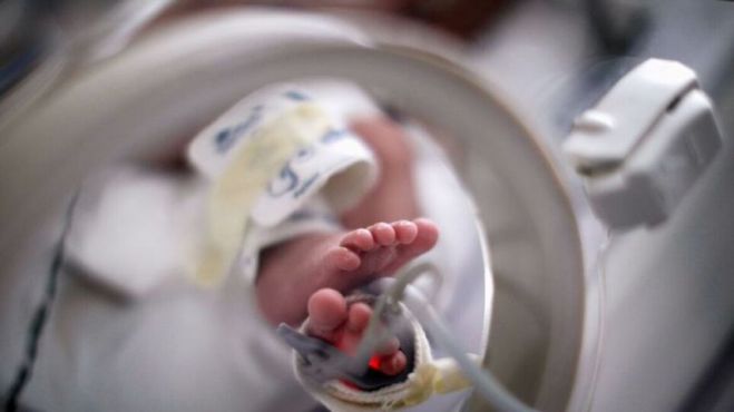 &Alpha;&chi;&alpha;ΐ&alpha; | &laquo;&Theta;έ&lambda;&omega; &nu;&alpha; &mu;ά&theta;&omega; &gamma;&iota;&alpha;&tau;ί &pi;έ&theta;&alpha;&nu;&alpha;&nu; &tau;&alpha; &mu;&omega;&rho;ά &mu;&omicron;&upsilon;&raquo; &lambda;έ&epsilon;&iota; &eta; &mu;&eta;&tau;έ&rho;&alpha; &tau;&omicron;&upsilon;&sigmaf;