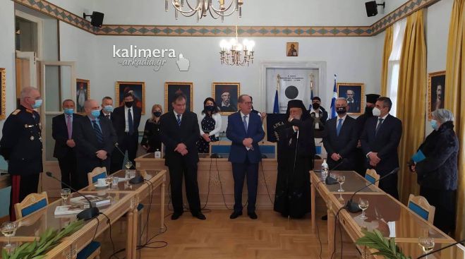 &Pi;&epsilon;&rho;&iota;&phi;έ&rho;&epsilon;&iota;&alpha; | &Pi;&rho;&omicron;&sigma;&omega;&pi;&omicron;&gamma;&rho;&alpha;&phi;ί&epsilon;&sigmaf; &Eta;&rho;ώ&omega;&nu; &tau;&omicron;&upsilon; '21 &pi;&alpha;&rho;&omicron;&upsilon;&sigma;&iota;ά&sigma;&tau;&eta;&kappa;&alpha;&nu; &sigma;&tau;&eta;&nu; &Tau;&rho;ί&pi;&omicron;&lambda;&eta; - &Kappa;&upsilon;&rho;ί&alpha;&rho;&chi;&omicron; &tau;&omicron; &mu;ή&nu;&upsilon;&mu;&alpha; &tau;&eta;&sigmaf; &epsilon;&nu;ό&tau;&eta;&tau;&alpha;&sigmaf;! (vd)