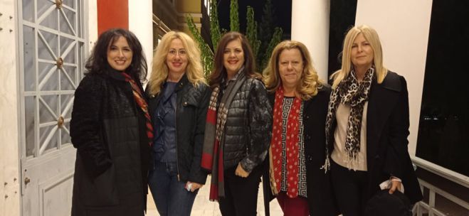 Έξι γυναίκες περιφερειακές σύμβουλοι δηλώνουν: "Στην πολιτική αντιπαράθεση δεν επιτρέπονται οι ύβρεις και οι προσβολές σε προσωπικό επίπεδο"