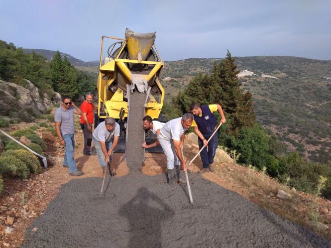 Τσιμεντόστρωση στο δρόμο που οδηγεί στην Μονή Αγίας Τριάδος Μελιγούς (εικόνες)