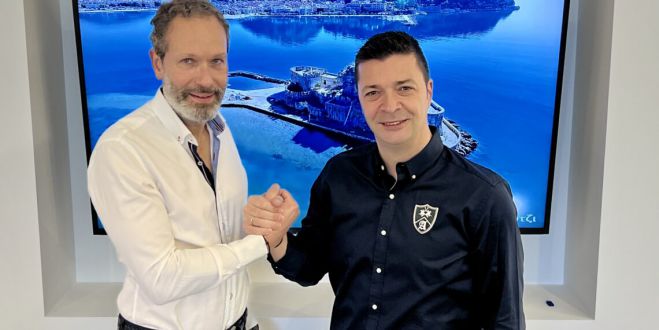 &Omicron; &eta;&theta;&omicron;&pi;&omicron;&iota;ό&sigmaf; &Beta;&alpha;&sigma;ί&lambda;&eta;&sigmaf; &Kappa;&omicron;ύ&kappa;&omicron;&upsilon;&rho;&alpha;&sigmaf; (&alpha;&pi;ό &tau;&alpha; &Beta;έ&rho;&beta;&epsilon;&nu;&alpha;) &upsilon;&pi;&omicron;&psi;ή&phi;&iota;&omicron;&sigmaf; &delta;&eta;&mu;&omicron;&tau;&iota;&kappa;ό&sigmaf; &sigma;ύ&mu;&beta;&omicron;&upsilon;&lambda;&omicron;&sigmaf; &sigma;&tau;&omicron; &Nu;&alpha;ύ&pi;&lambda;&iota;&omicron;!