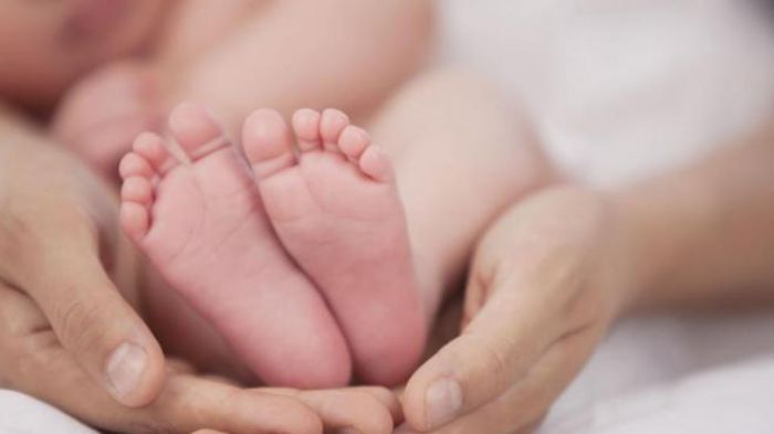 Πάτρα: Μητέρα και βρέφος 15 ημερών κινδυνεύουν να μείνουν στο ... δρόμο