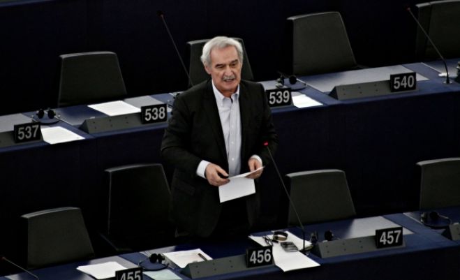 &Chi;&omicron;&upsilon;&nu;&tau;ή&sigmaf; &pi;&rho;&omicron;&sigmaf; &Gamma;&iota;&omicron;ύ&nu;&kappa;&epsilon;&rho;: &laquo;&Sigma;&tau;&eta;&nu; &Epsilon;&lambda;&lambda;ά&delta;&alpha; &eta; &nu;&epsilon;&omicron;&mu;&nu;&eta;&mu;&omicron;&nu;&iota;&alpha;&kappa;ή &kappa;&upsilon;&beta;έ&rho;&nu;&eta;&sigma;&eta; &Sigma;&Upsilon;&Rho;&Iota;&Zeta;&Alpha;/&Alpha;&Nu;&Epsilon;&Lambda; "έ&beta;&alpha;&lambda;&epsilon; &chi;έ&rho;&iota;&rdquo; &sigma;&tau;&omicron; &delta;&iota;&kappa;&alpha;ί&omega;&mu;&alpha; &tau;&eta;&sigmaf; &alpha;&pi;&epsilon;&rho;&gamma;ί&alpha;&sigmaf;&raquo;