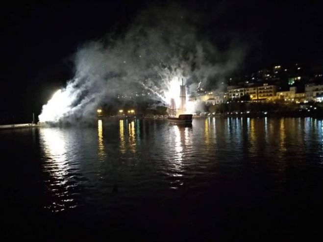 Εντυπωσιακή και φέτος η αναπαράσταση της Ναυμαχίας του Ναβαρίνου (vd)